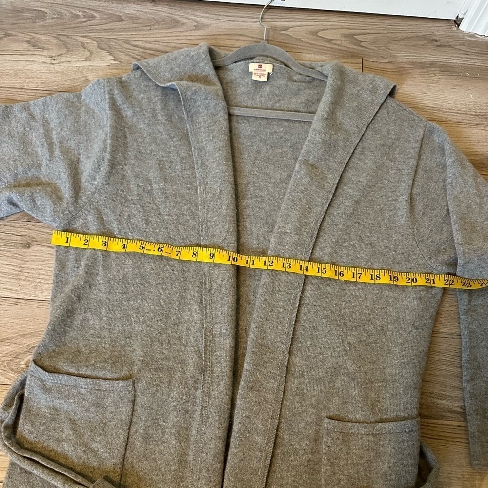 Red Envelope 100% Cashmere Medium Gray Robe - Picture 6 of 8
